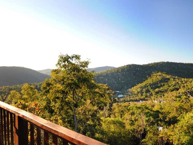 75 Parkland Drive, Cannonvale QLD 4802