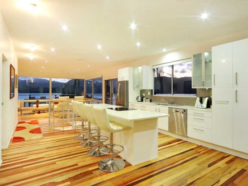 29 Warrain Street, Shute Harbour QLD 4802