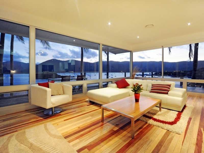 29 Warrain Street, Shute Harbour QLD 4802