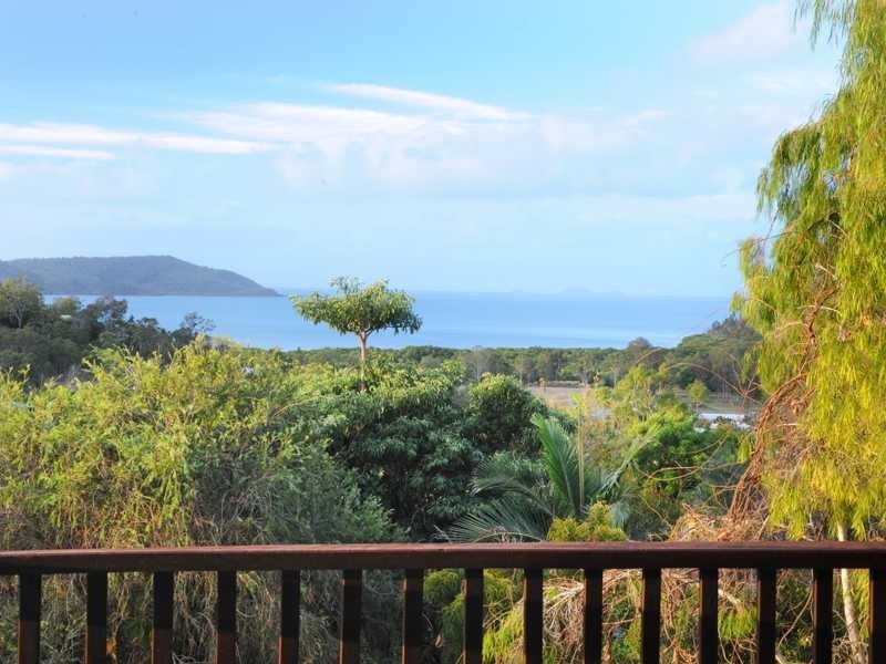 44 Country Road, Cannonvale QLD 4802