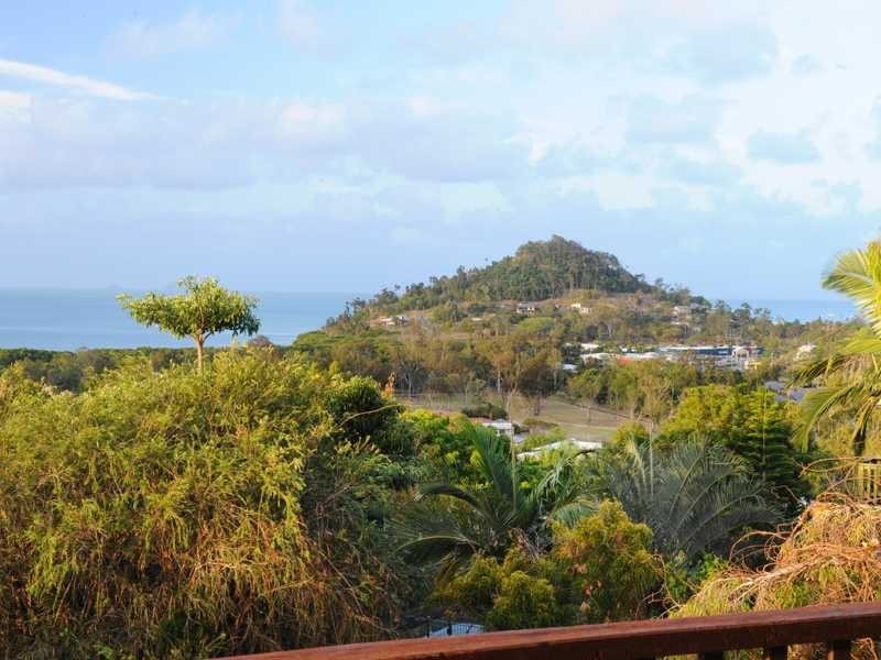 44 Country Road, Cannonvale QLD 4802