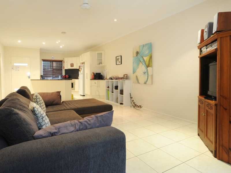 Unit 2/6 Salmon Street, Cannonvale QLD 4802