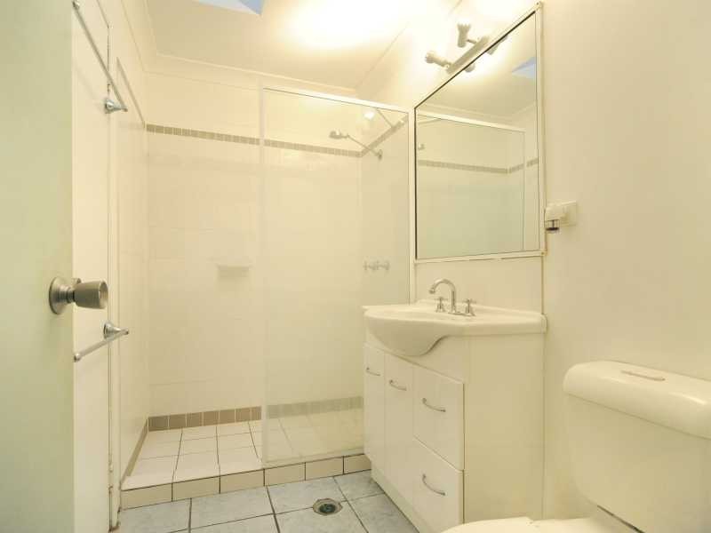 Unit 33/28 Island Drive, Cannonvale QLD 4802