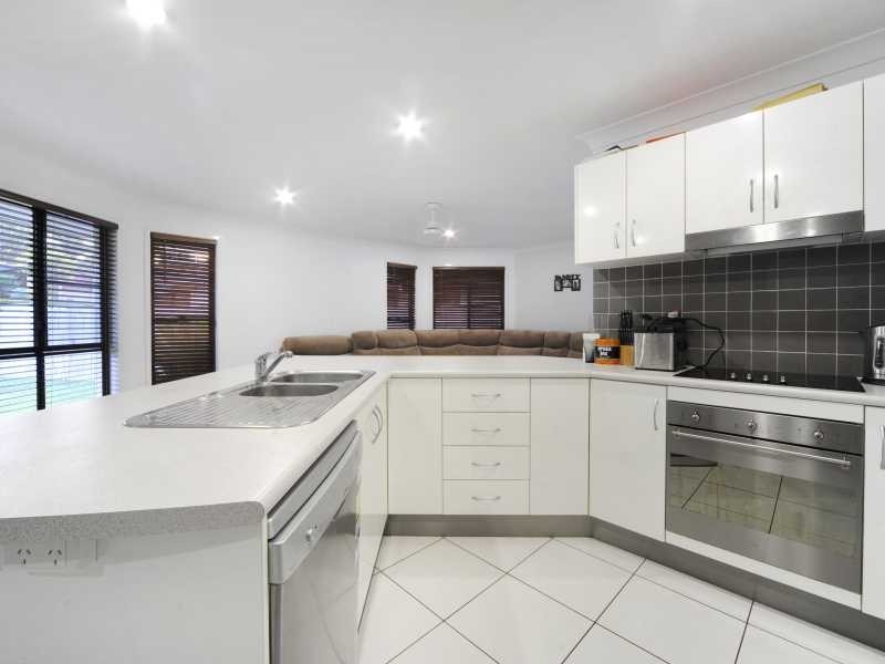 7b Wills Court, Cannonvale QLD 4802