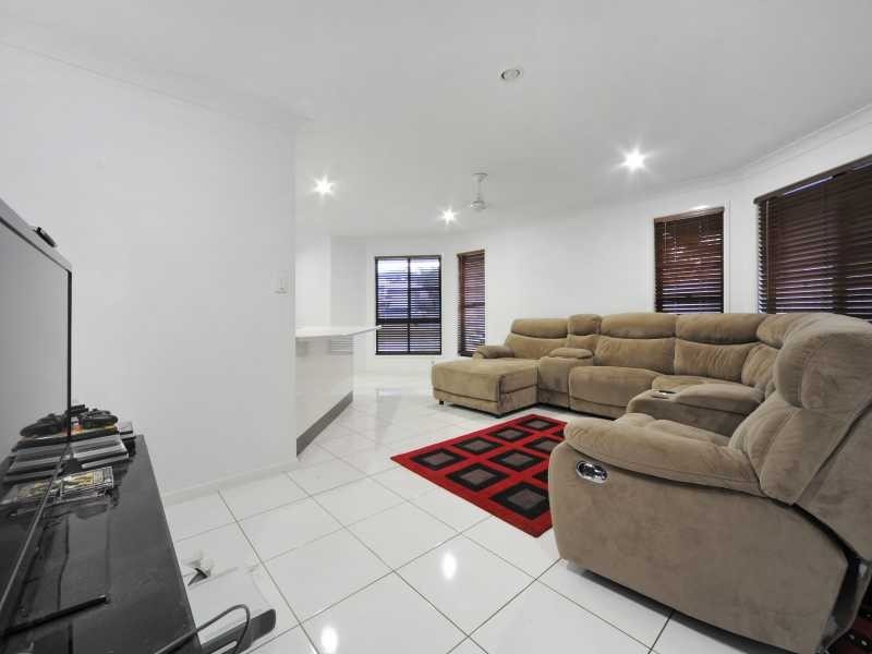 7b Wills Court, Cannonvale QLD 4802