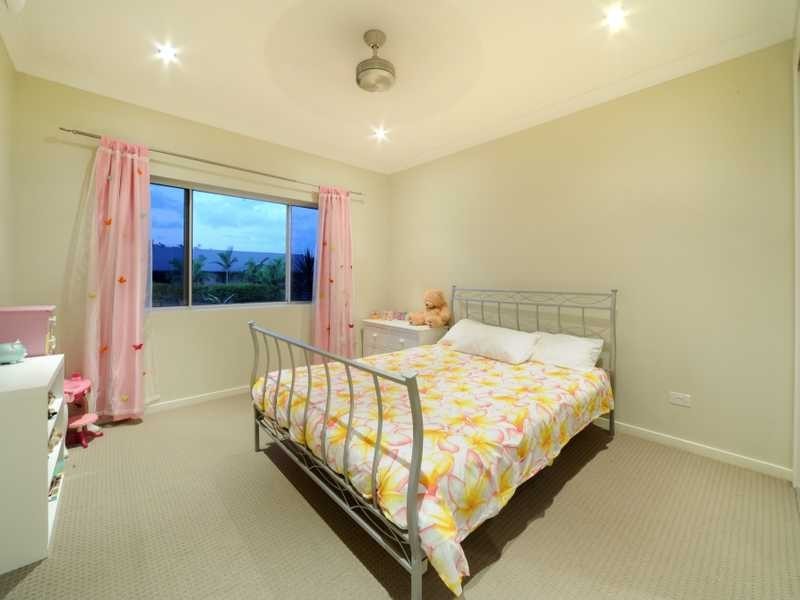 10 Henderson Street, Cannon Valley QLD 4800