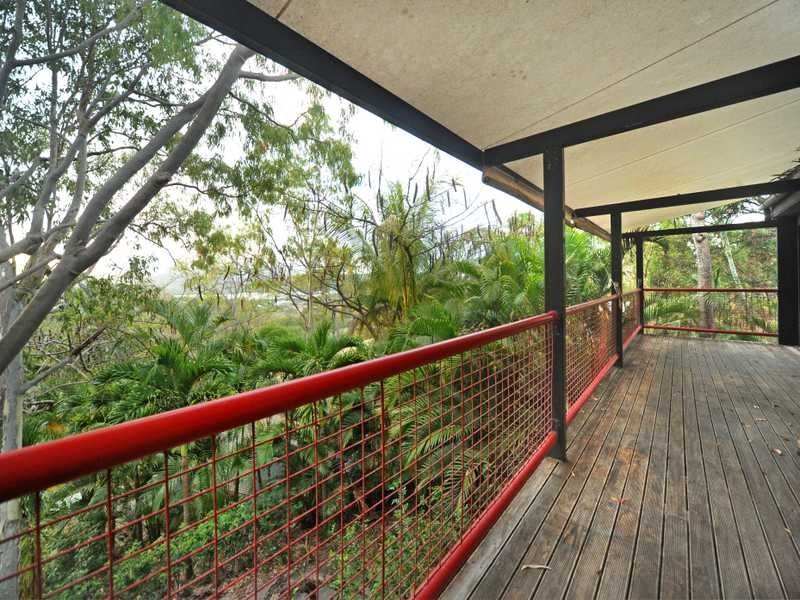 5 Macona Crescent, Cannonvale QLD 4802