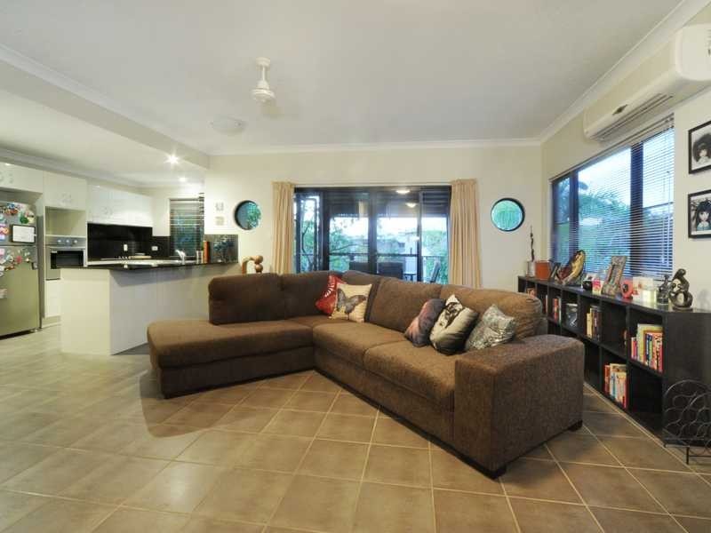 Unit 6/14 Altman Avenue, Cannonvale QLD 4802