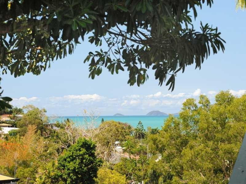29 Manooka Drive, Cannonvale QLD 4802