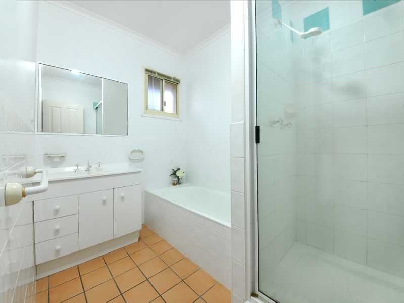 Unit 12/24 Beach Road, Cannonvale QLD 4802