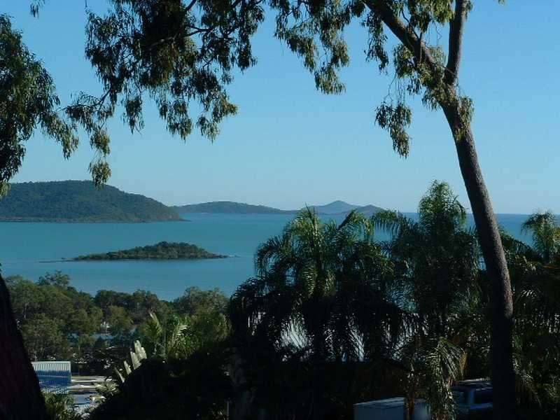 1 Macona Crescent, Cannonvale QLD 4802