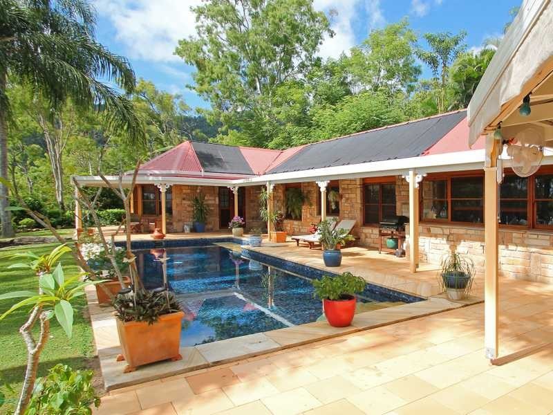 31A Manooka Drive, Cannonvale QLD 4802