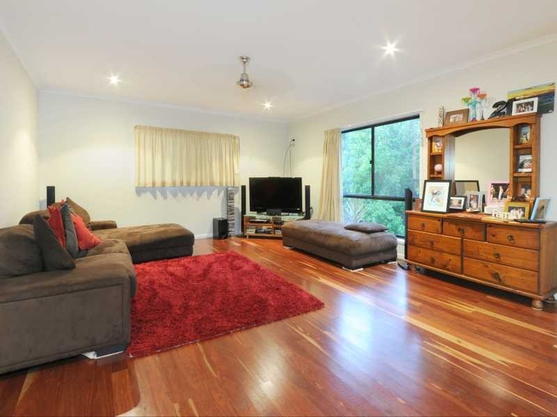 Unit 2/75 Country Road, Cannonvale QLD 4802