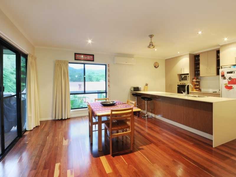 Unit 2/75 Country Road, Cannonvale QLD 4802