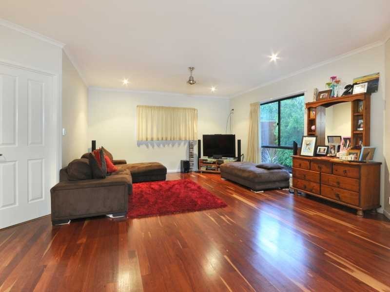 Unit 2/75 Country Road, Cannonvale QLD 4802