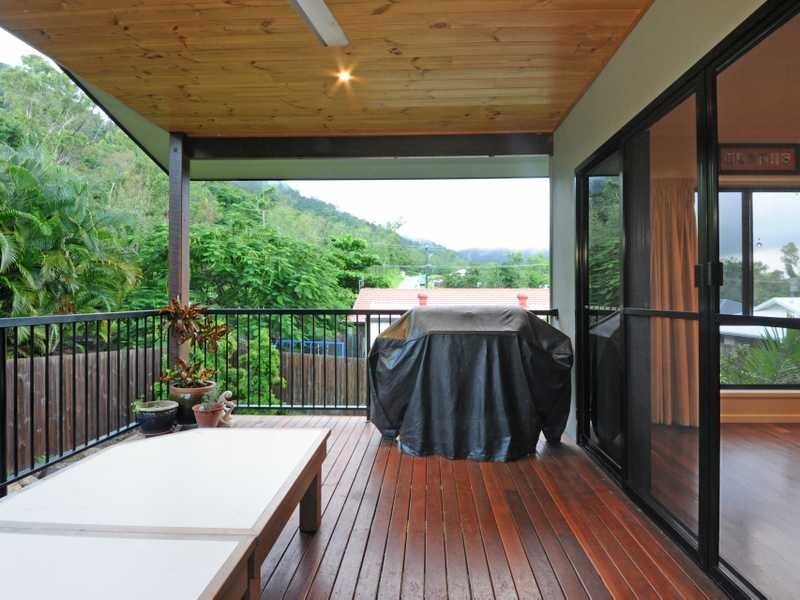 Unit 2/75 Country Road, Cannonvale QLD 4802