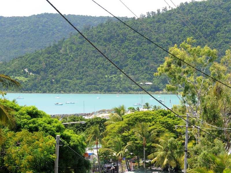 8 Begley Street, Airlie Beach QLD 4802