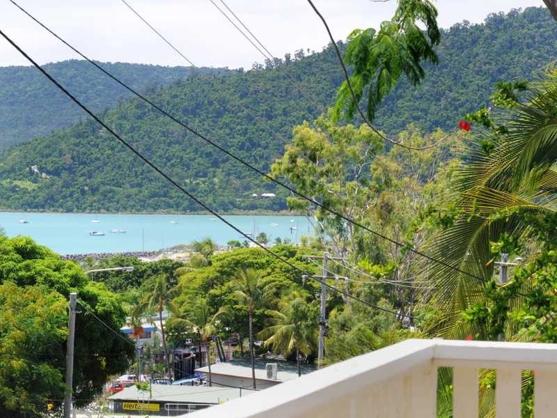 8 Begley Street, Airlie Beach QLD 4802