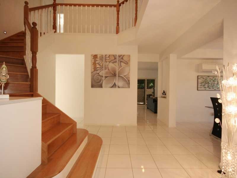 8 Sunset Drive, Jubilee Pocket QLD 4802