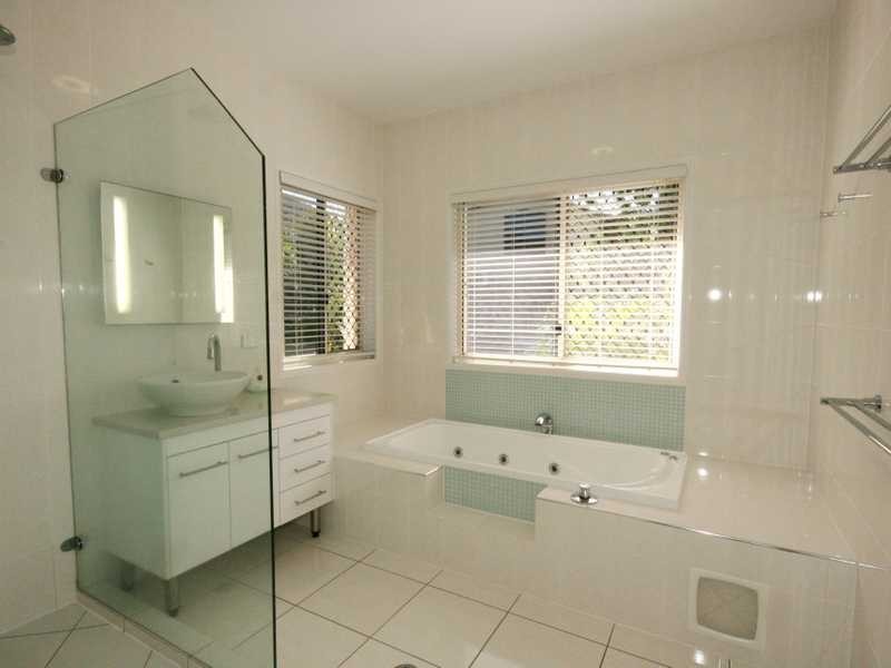 8 Sunset Drive, Jubilee Pocket QLD 4802