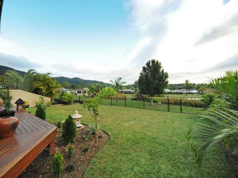 52 Valley Drive, Cannonvale QLD 4802