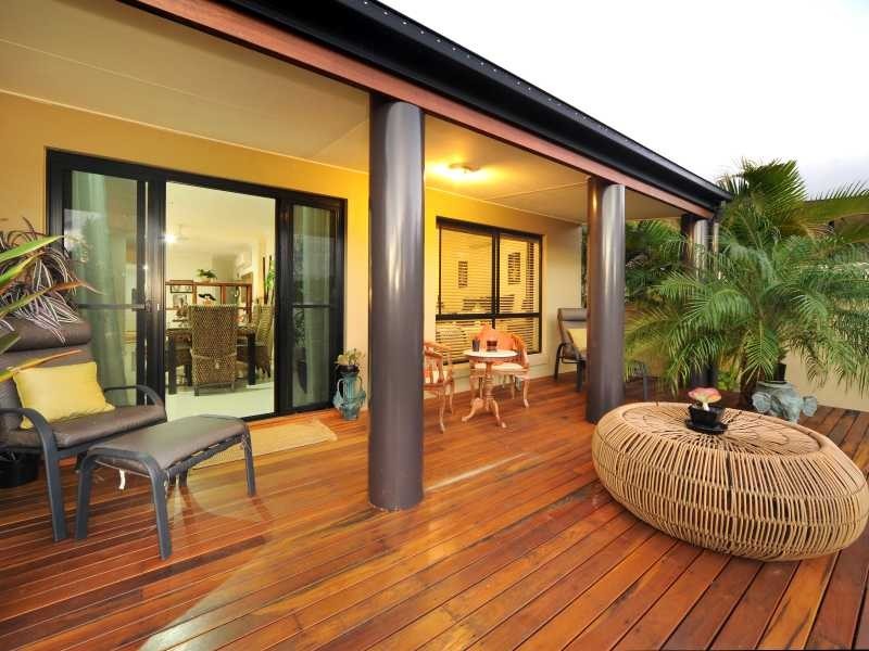 52 Valley Drive, Cannonvale QLD 4802