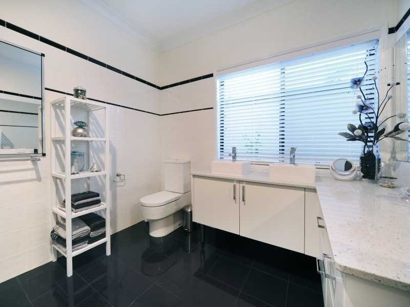 52 Valley Drive, Cannonvale QLD 4802