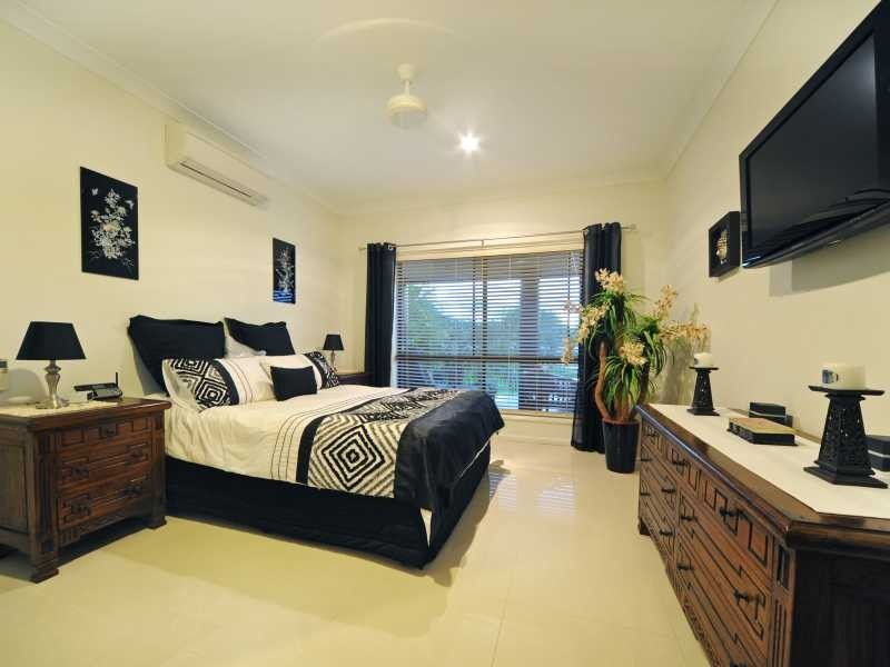 52 Valley Drive, Cannonvale QLD 4802