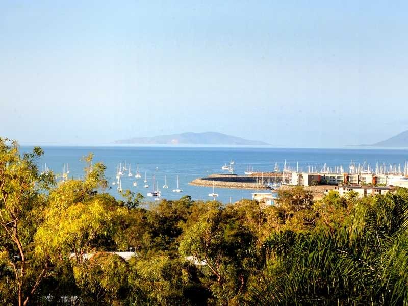 9 Illawong Street, Cannonvale QLD 4802