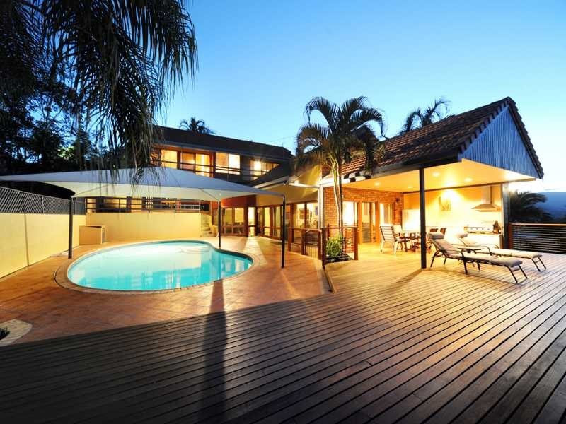 9 Illawong Street, Cannonvale QLD 4802