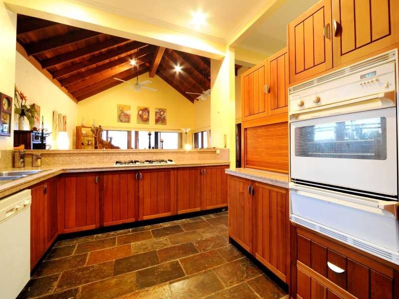 9 Illawong Street, Cannonvale QLD 4802