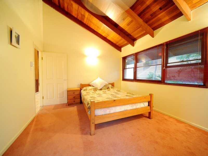 9 Illawong Street, Cannonvale QLD 4802