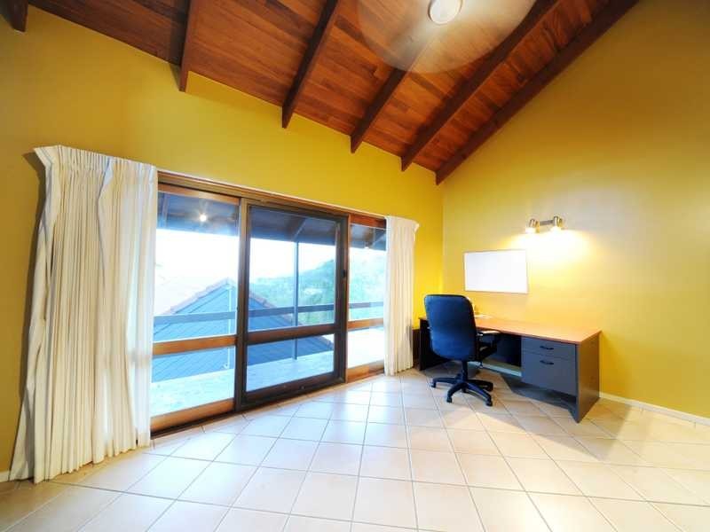 9 Illawong Street, Cannonvale QLD 4802