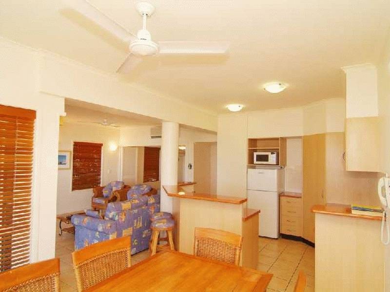 Unit 14 Shingley Beach Resort, Airlie Beach QLD 4802