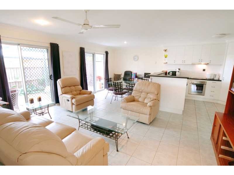 Unit 1/16 Banksia Court, Cannonvale QLD 4802