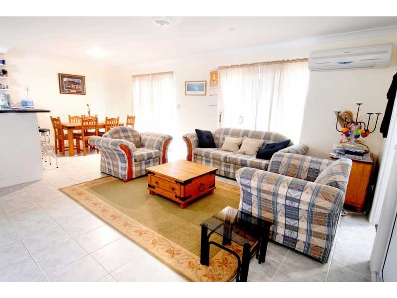 Unit 1/16 Banksia Court, Cannonvale QLD 4802