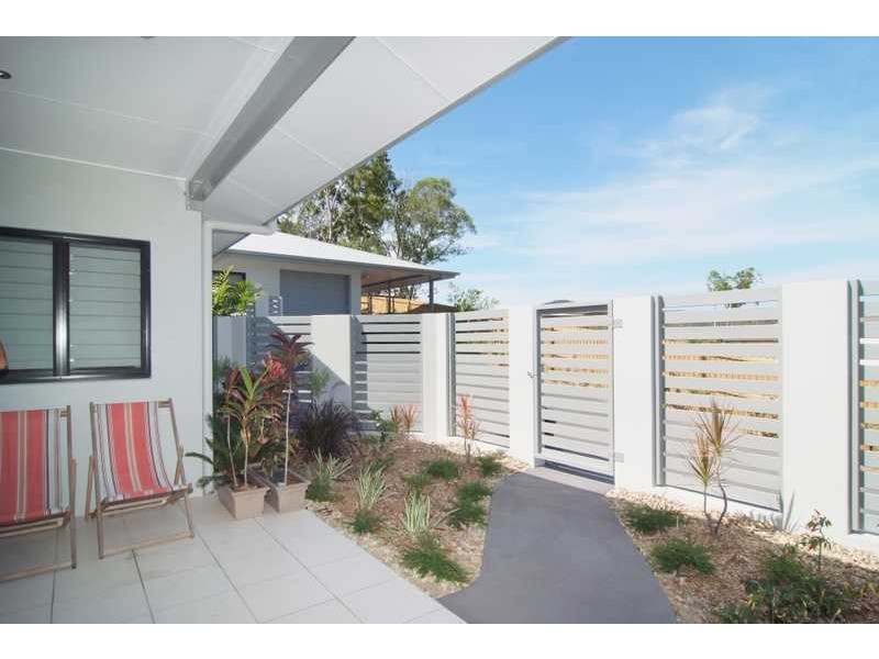 1 & 2/3 Shelter Court, Jubilee Pocket QLD 4802