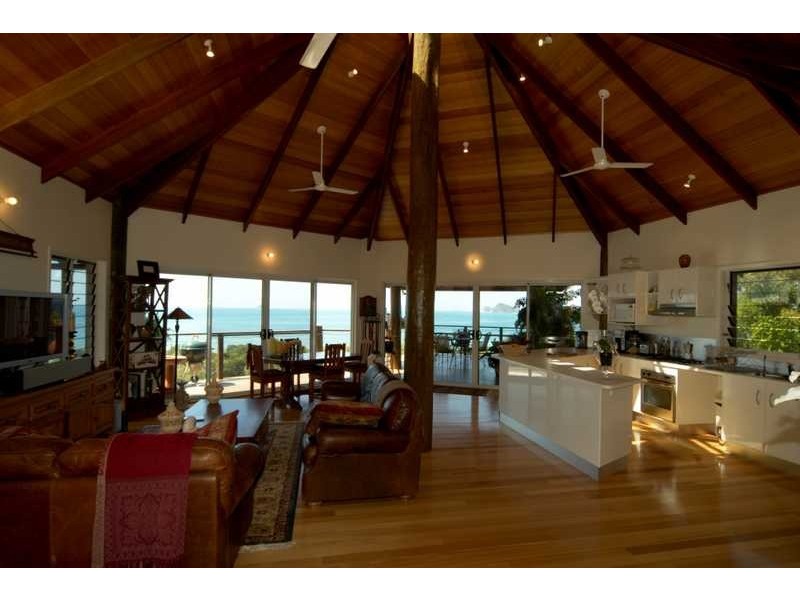 3 Blackcurrant Drive, Hideaway Bay QLD 4800