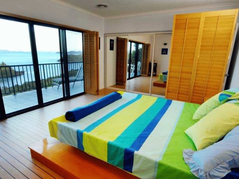 6 Neerim Crescent, Shute Harbour QLD 4802