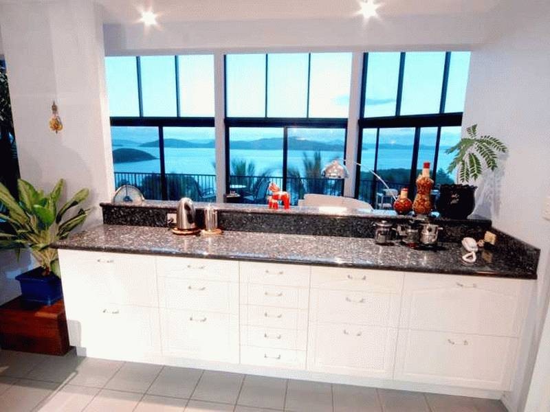 6 Neerim Crescent, Shute Harbour QLD 4802