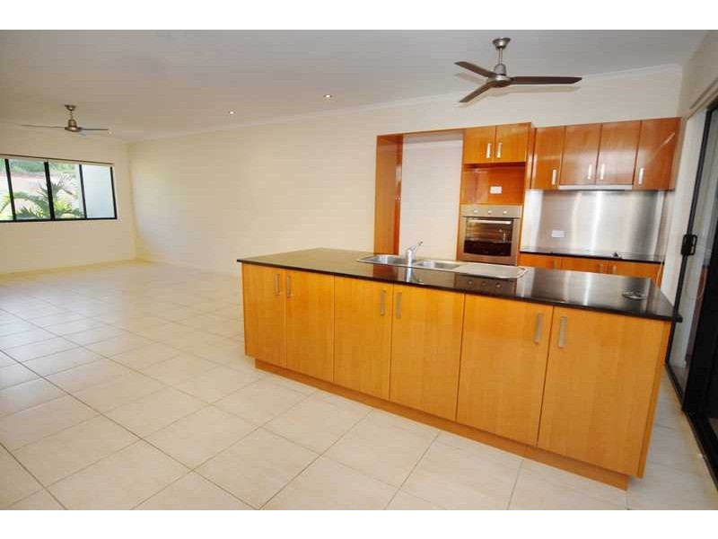 Unit 10/Grove Abell Road, Cannonvale QLD 4802