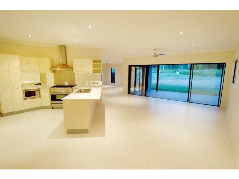 34 Abell Road, Cannonvale QLD 4802