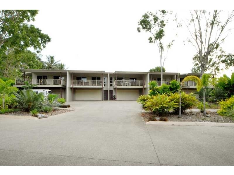 Unit 2/21 Shute Harbour Rd, Cannonvale QLD 4802