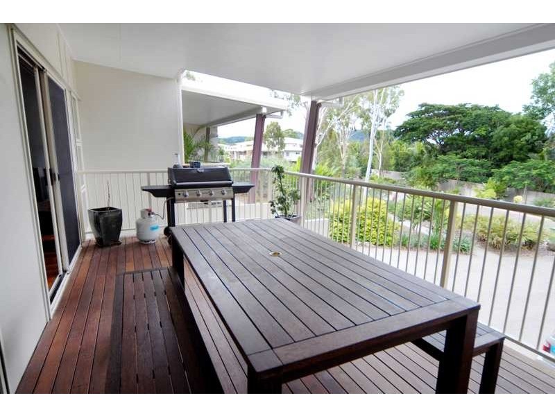 Unit 2/21 Shute Harbour Rd, Cannonvale QLD 4802