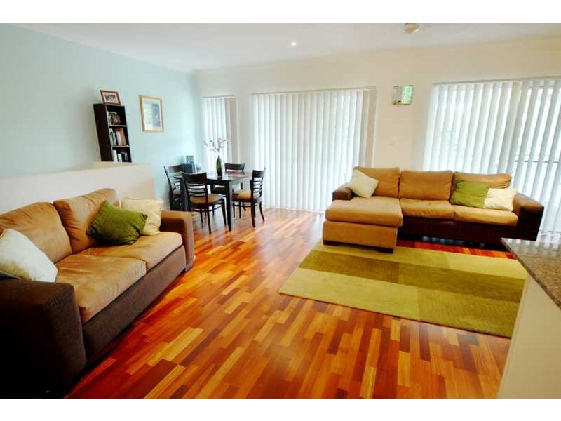 Unit 2/21 Shute Harbour Rd, Cannonvale QLD 4802