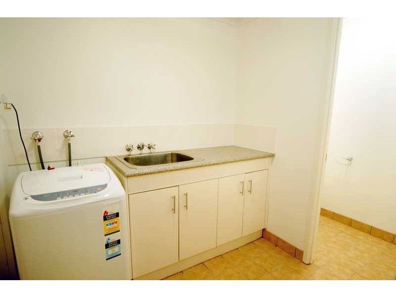 Unit 2/21 Shute Harbour Rd, Cannonvale QLD 4802