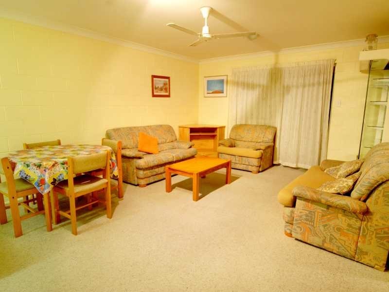 Unit 8/28 Island Drive, Cannonvale QLD 4802