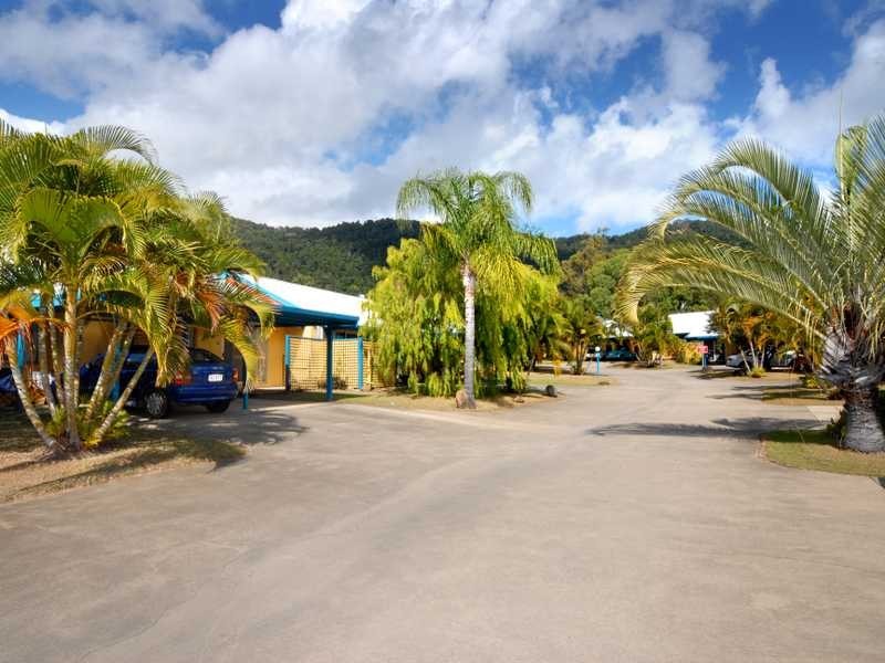 Unit 8/28 Island Drive, Cannonvale QLD 4802