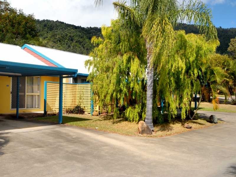 Unit 8/28 Island Drive, Cannonvale QLD 4802