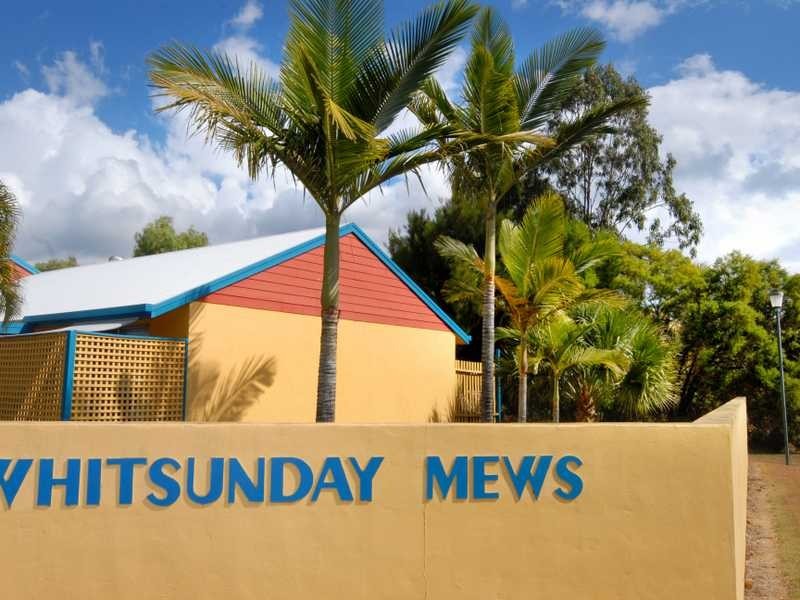 Unit 8/28 Island Drive, Cannonvale QLD 4802